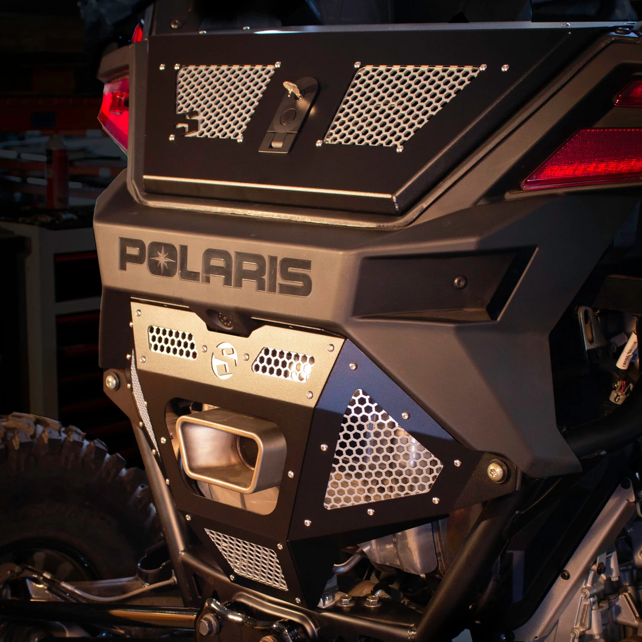 SDR Polaris Pro R Rear Exhaust Cover - Image 2